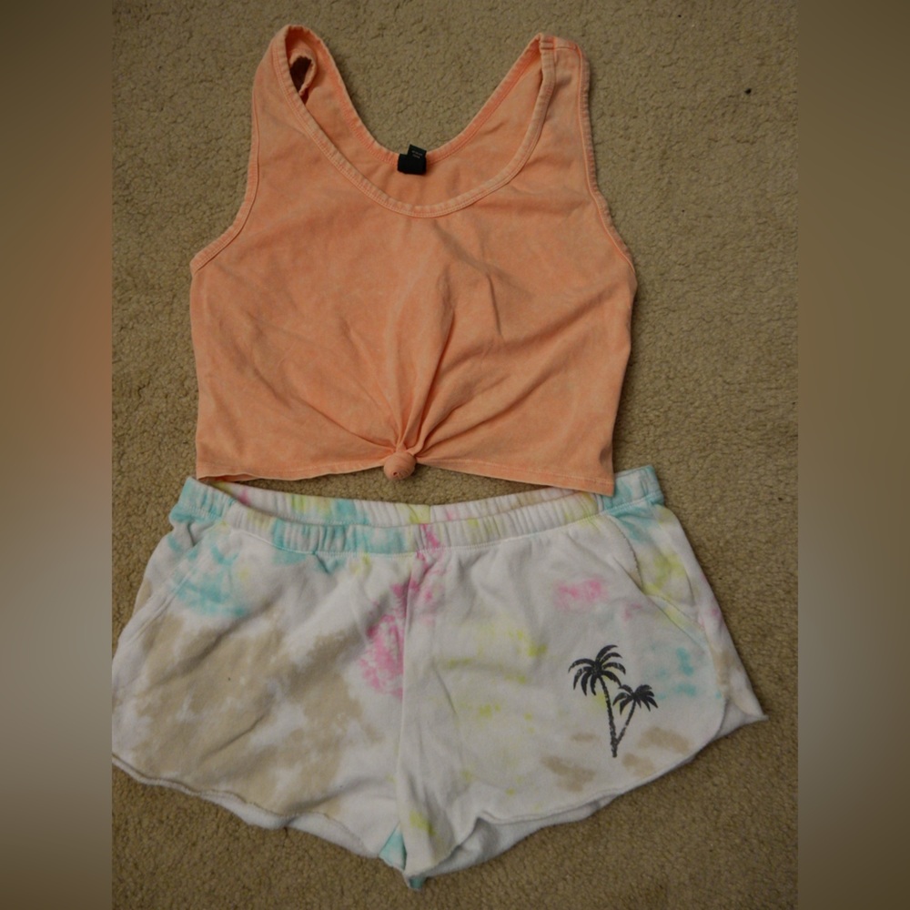 Top & short set !